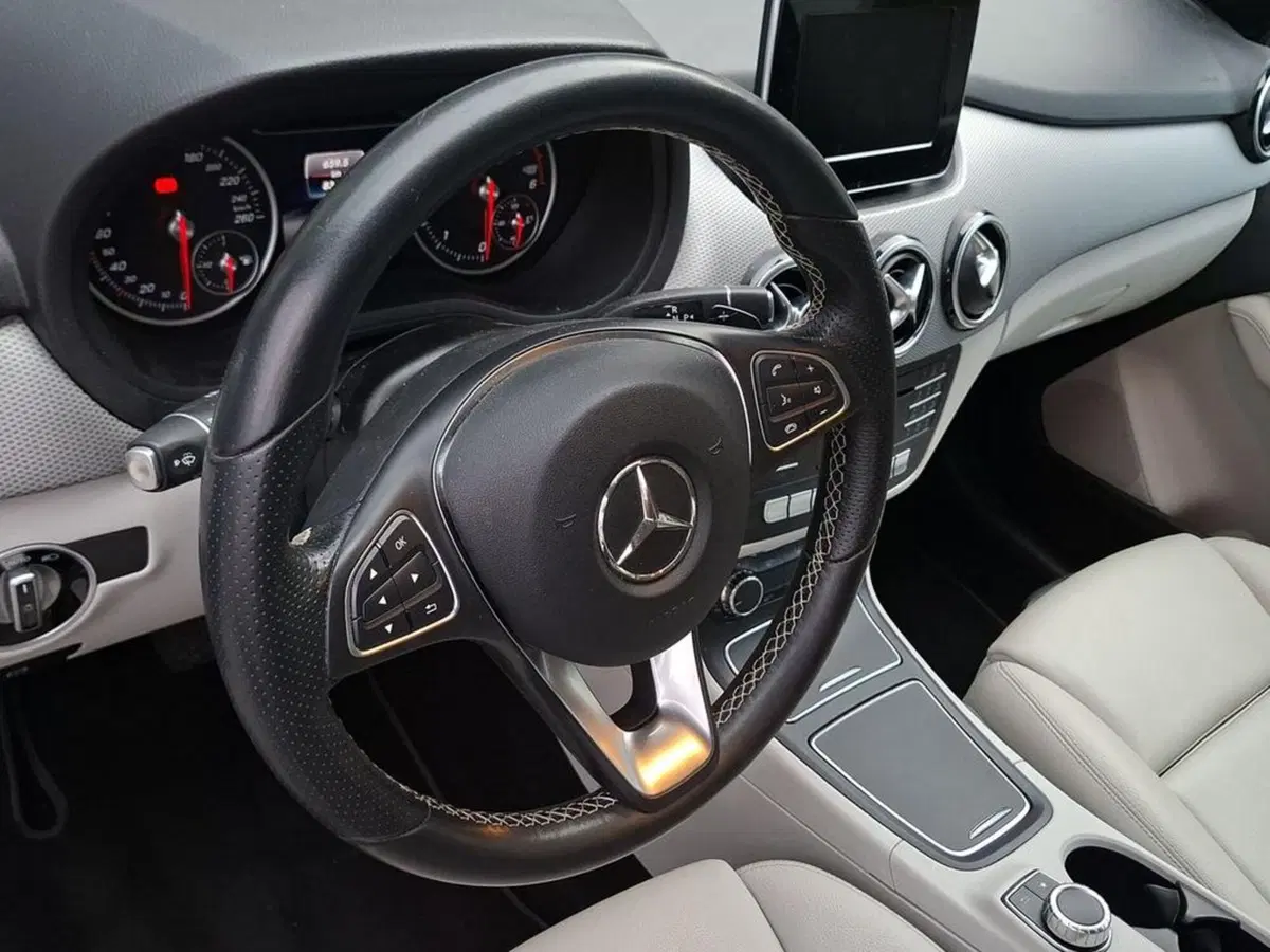 Mercedes-Benz Classe B usata a Torino (7)