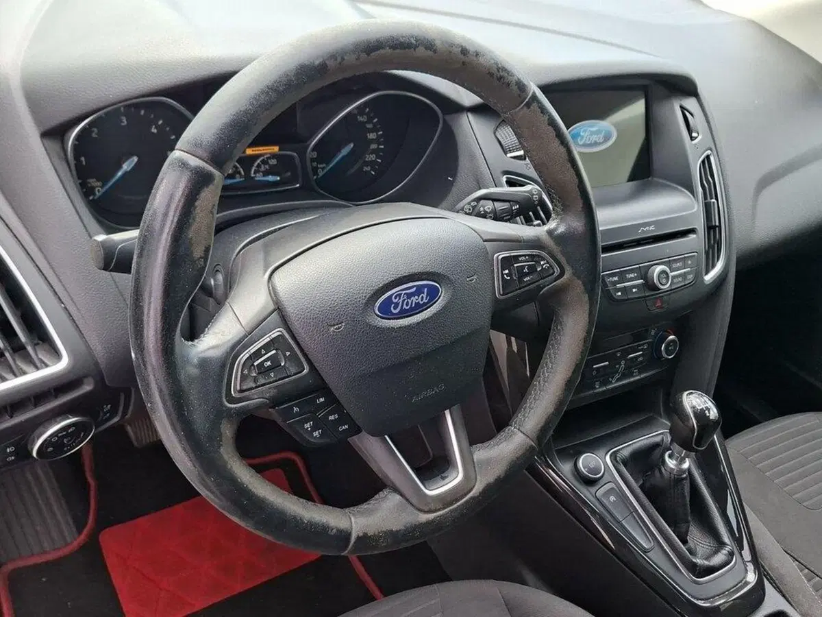 Ford Focus Station Wagon usata a Torino (7)