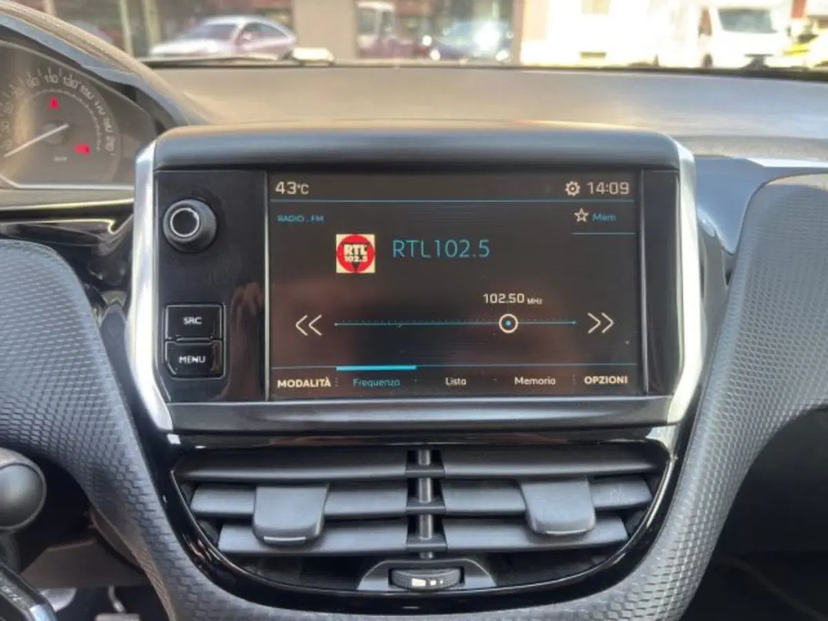 Peugeot 208 usata a Cuneo (15)