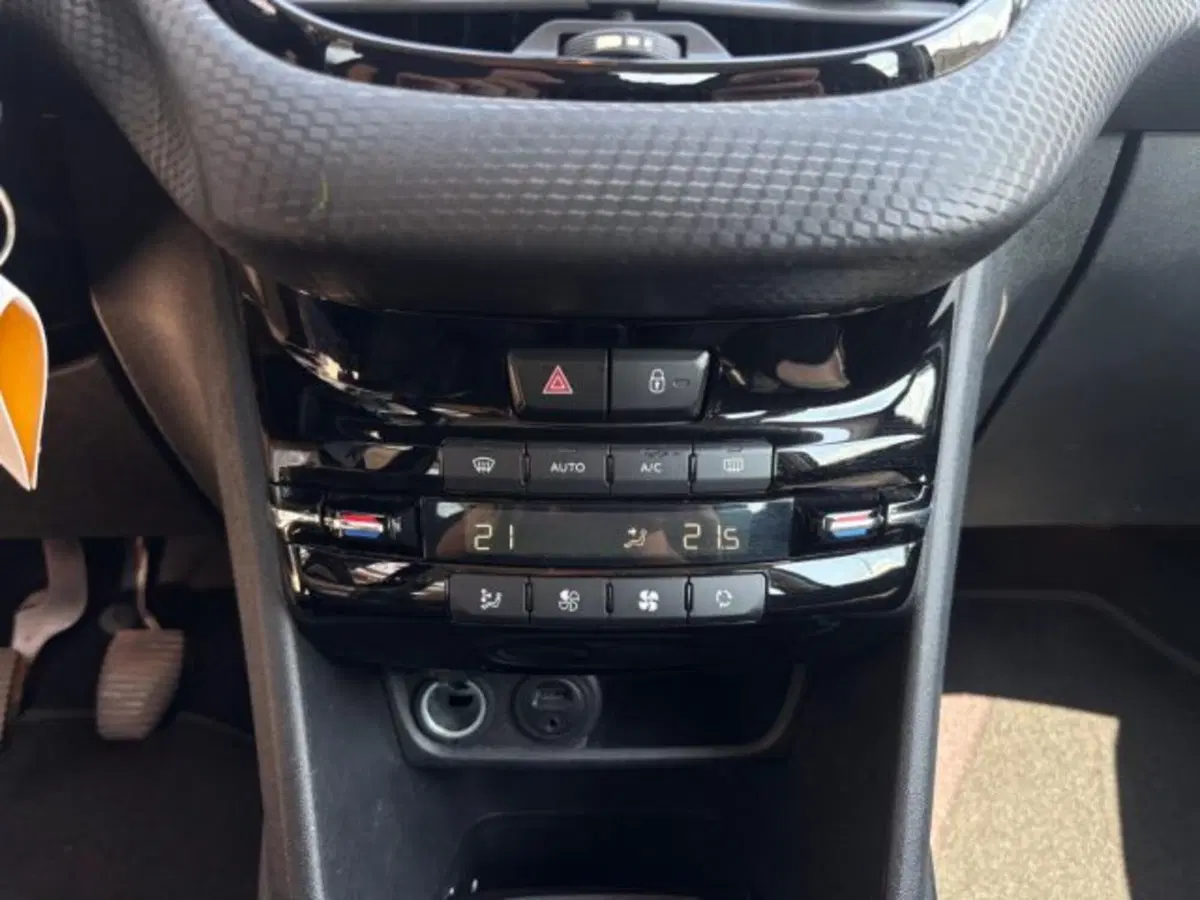 Peugeot 208 usata a Cuneo (19)