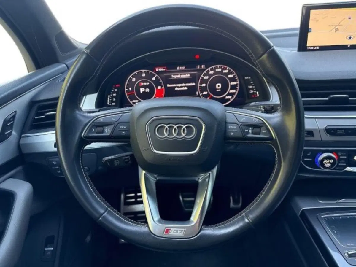Audi SQ7 usata a Verona (18)