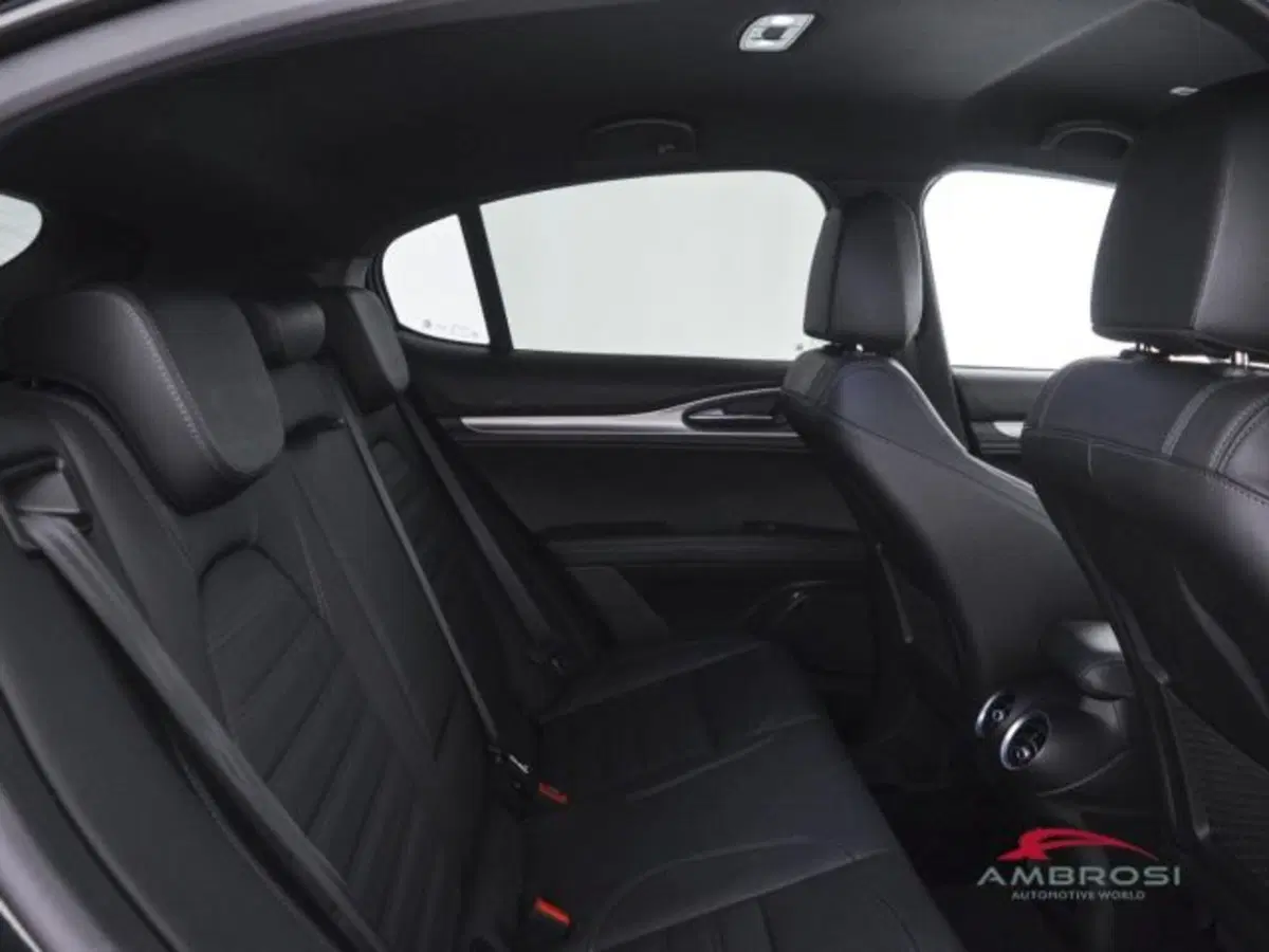 Alfa Romeo Stelvio usata a Perugia (11)