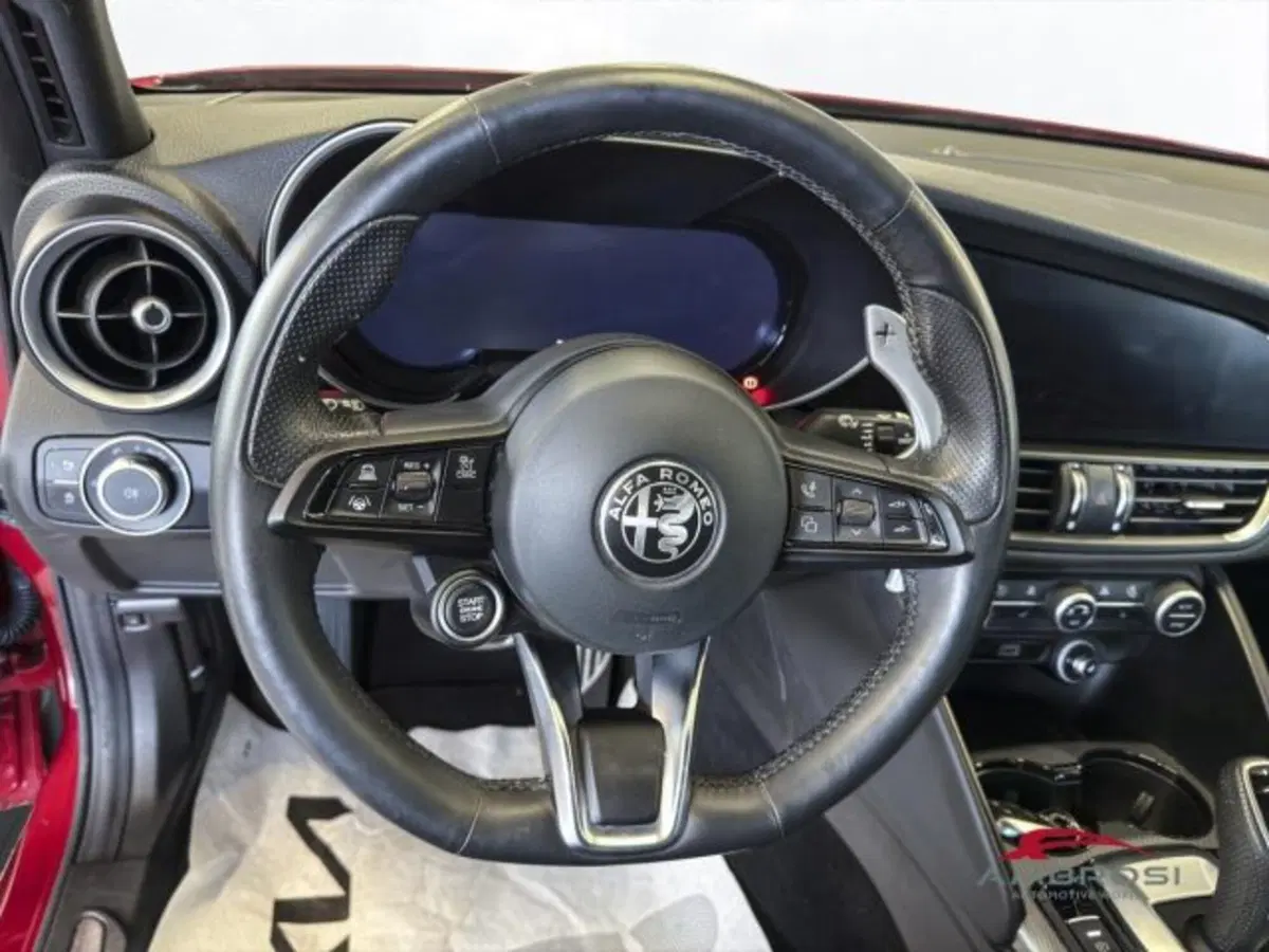 Alfa Romeo Giulia usata a Perugia (15)