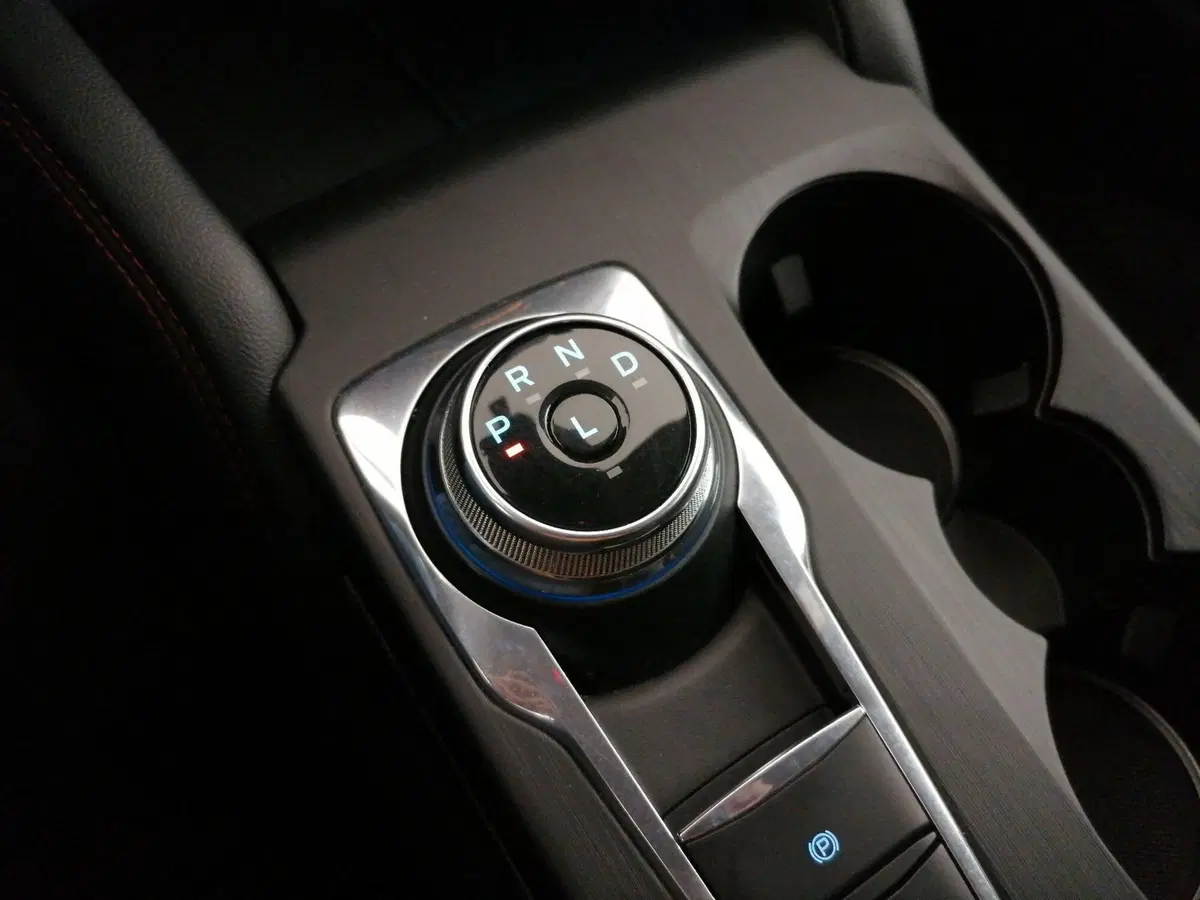Ford Kuga usata a Roma (13)