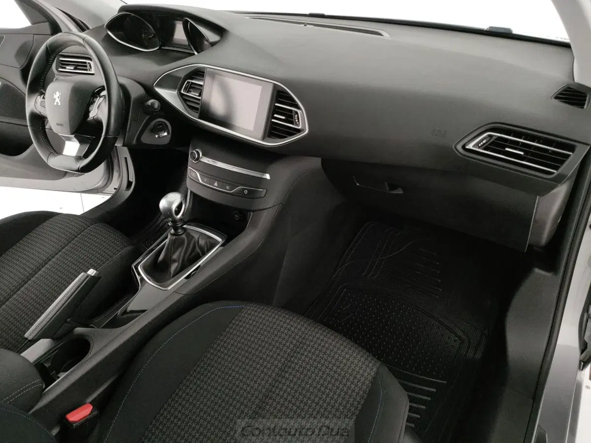 Peugeot 308 usata a Caserta (17)