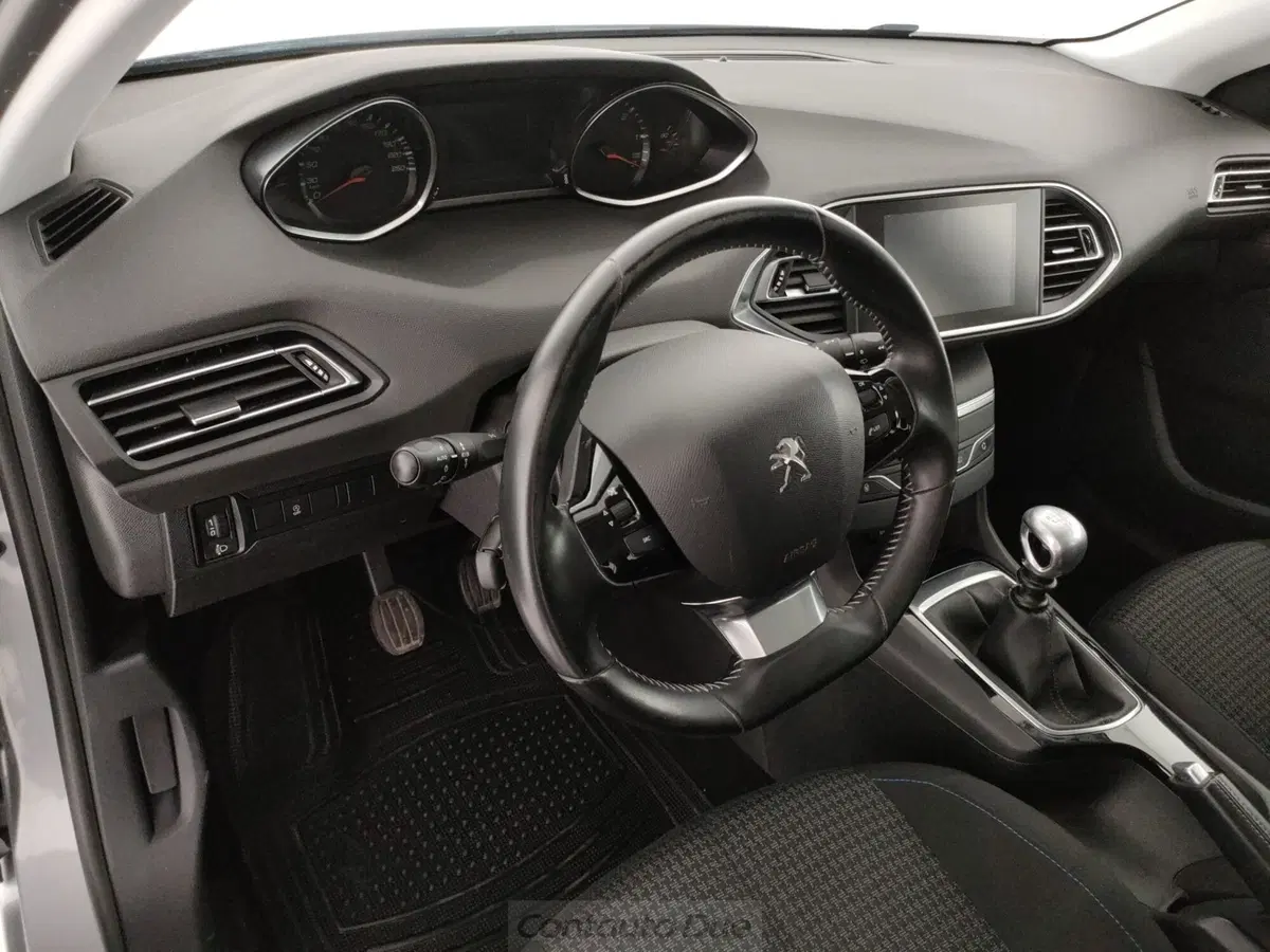 Peugeot 308 usata a Caserta (20)