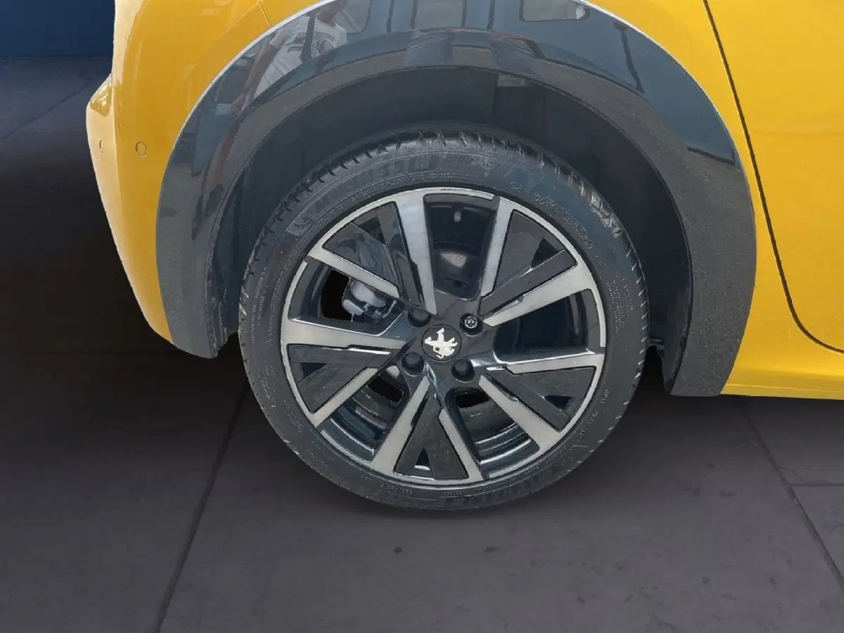 Peugeot 208 usata a Torino (8)