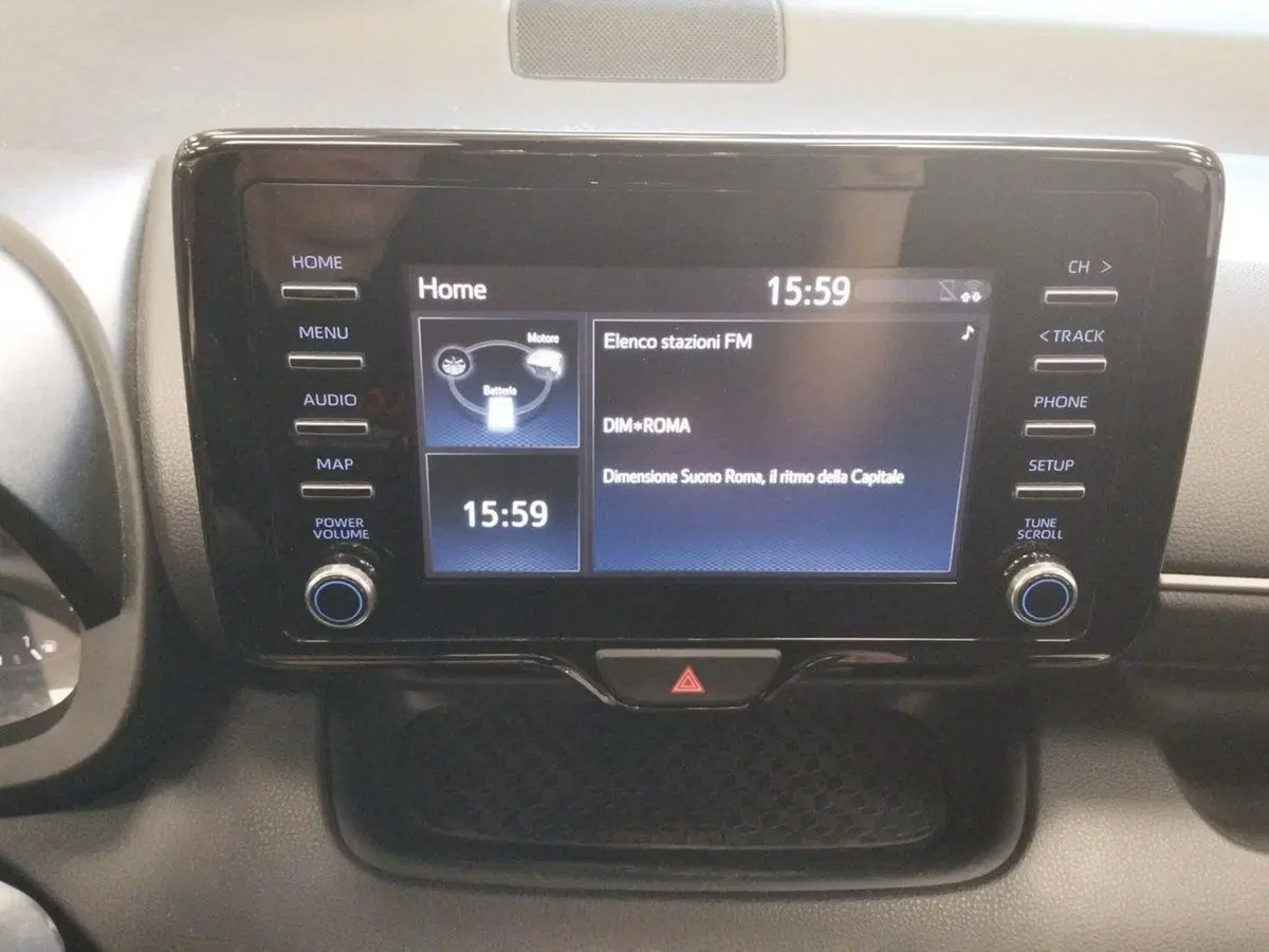 Toyota Yaris usata a Roma (9)
