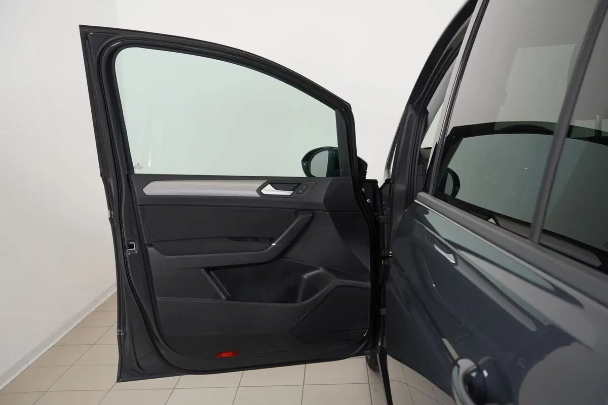 Volkswagen Touran usata a Perugia (15)