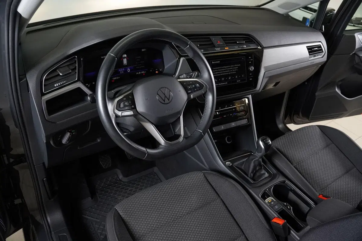 Volkswagen Touran usata a Perugia (16)