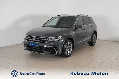 Volkswagen Tiguan 2.0 tdi R-Line 150cv dsg del 2023 usata a Citta' della Pieve