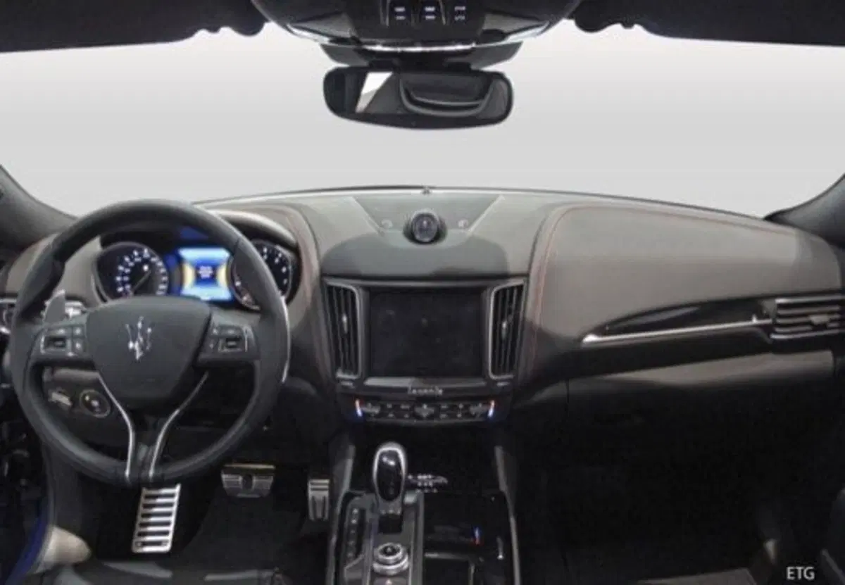 Maserati Levante usata a Salerno (11)