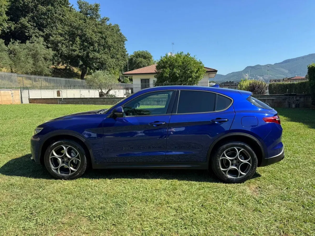 Alfa Romeo Stelvio usata a Salerno (10)