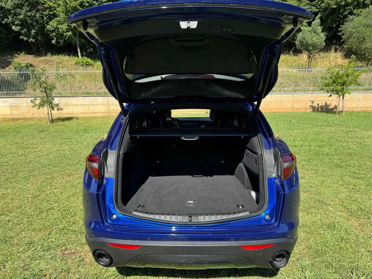 Alfa Romeo Stelvio usata a Salerno (13)