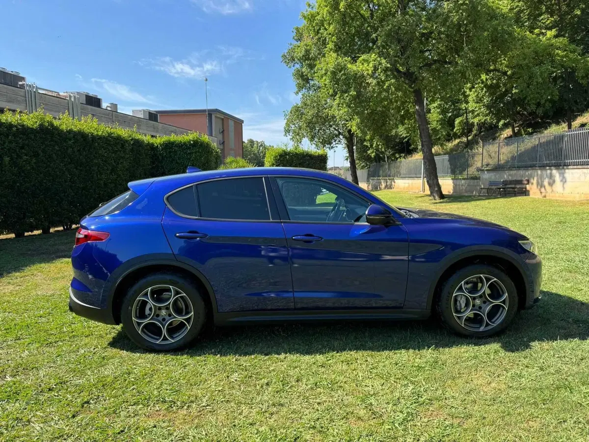 Alfa Romeo Stelvio usata a Salerno (15)