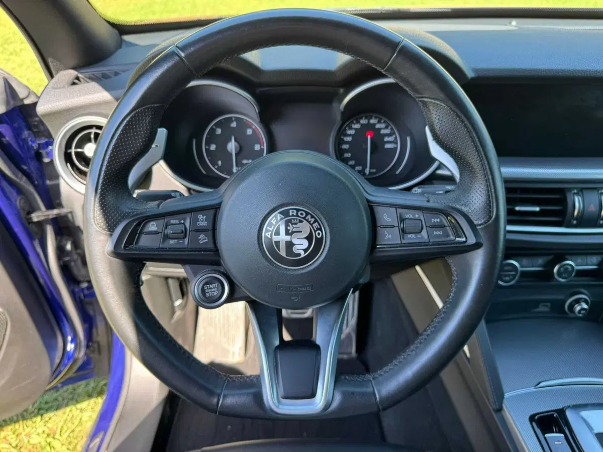 Alfa Romeo Stelvio usata a Salerno (18)