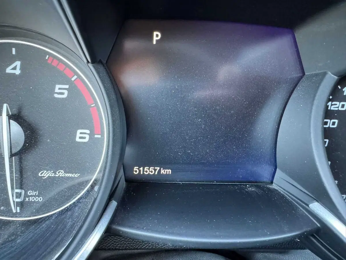 Alfa Romeo Stelvio usata a Salerno (19)