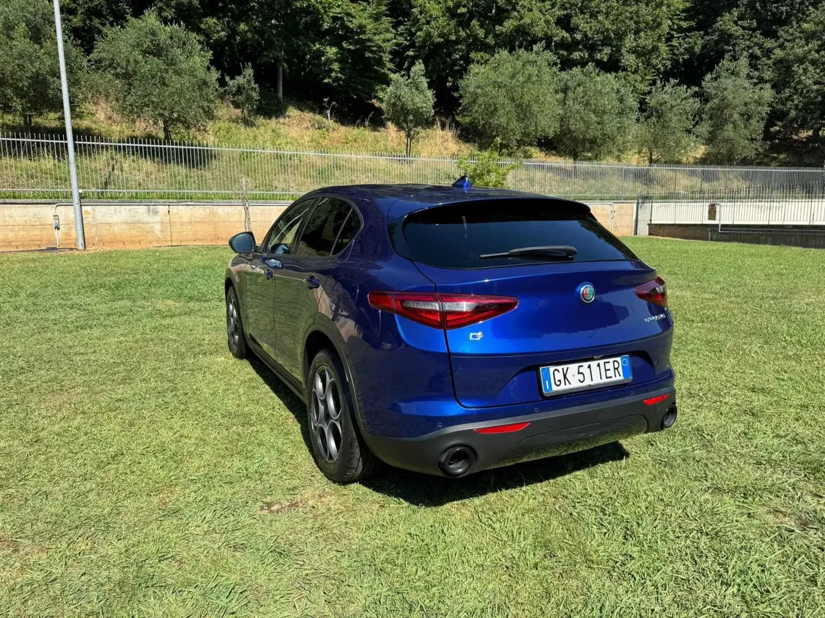 Alfa Romeo Stelvio usata a Salerno (3)