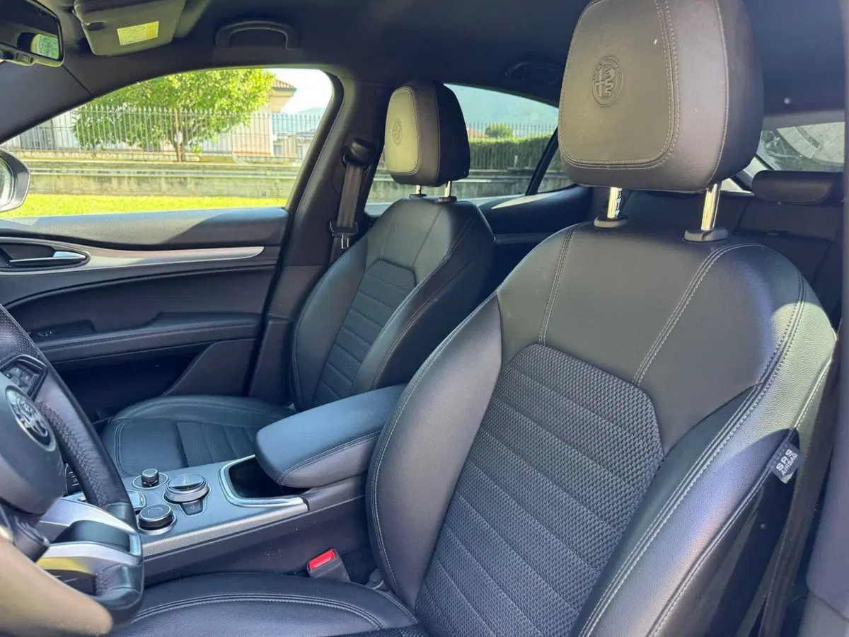 Alfa Romeo Stelvio usata a Salerno (6)