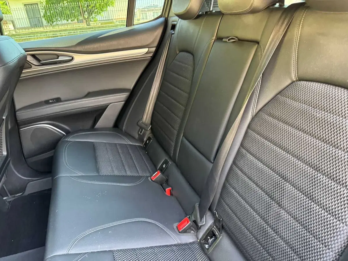 Alfa Romeo Stelvio usata a Salerno (7)