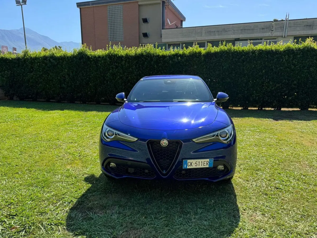 Alfa Romeo Stelvio usata a Salerno (9)