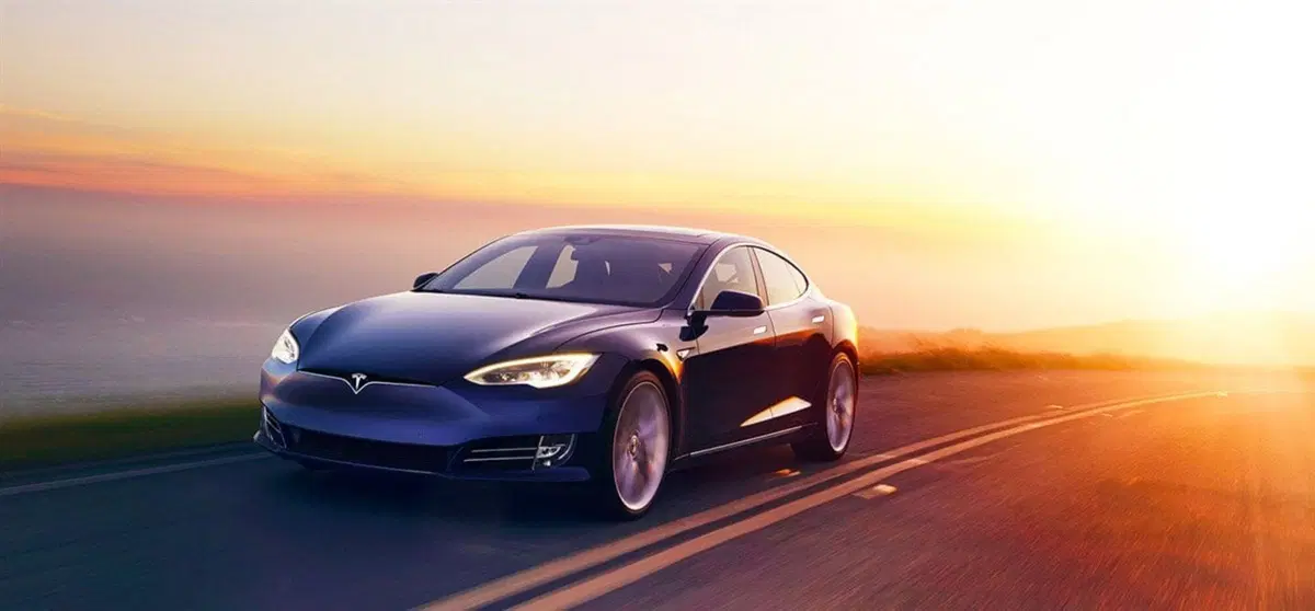 Tesla Model S usata a Salerno
