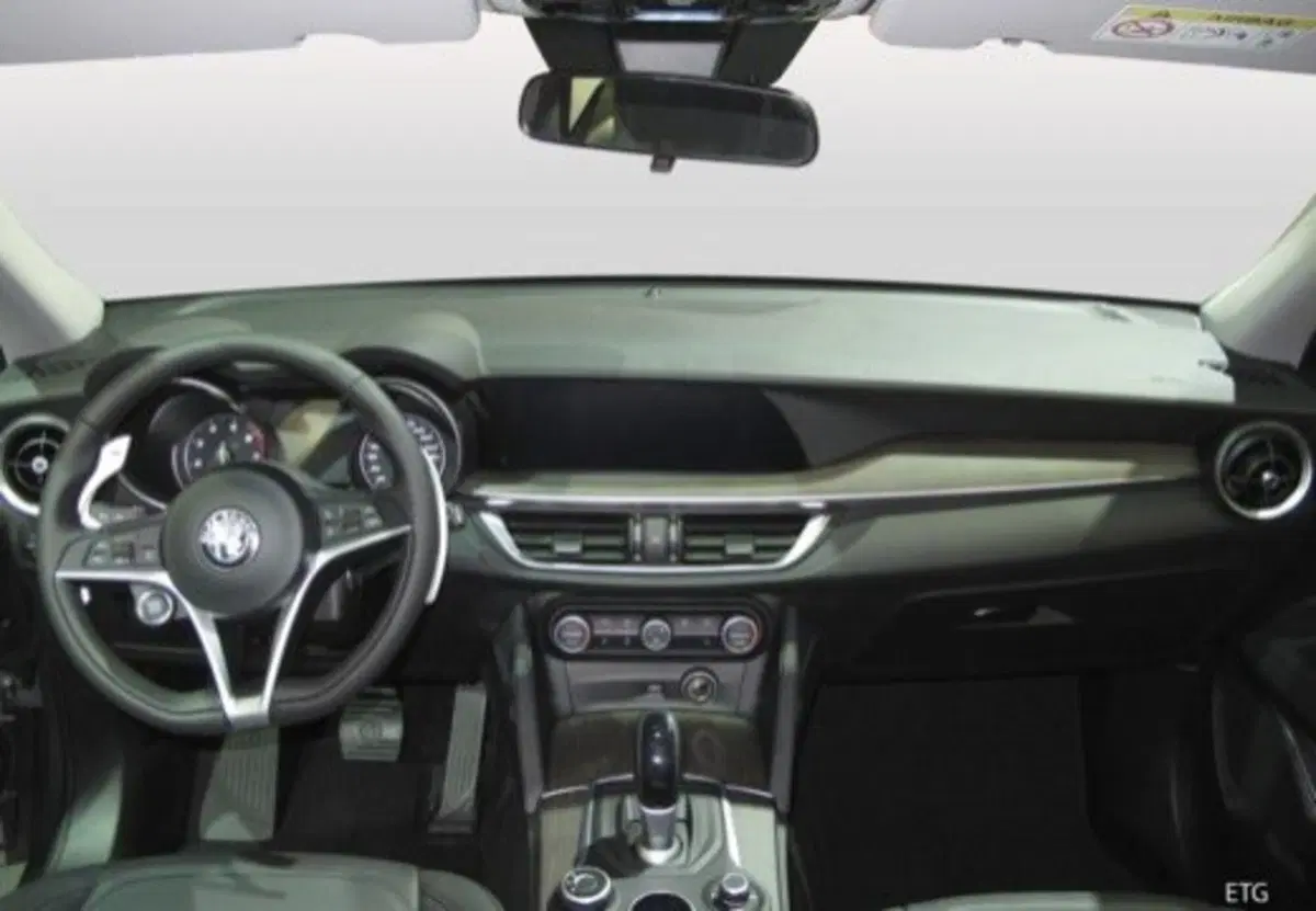 Alfa Romeo Stelvio usata a Salerno (12)