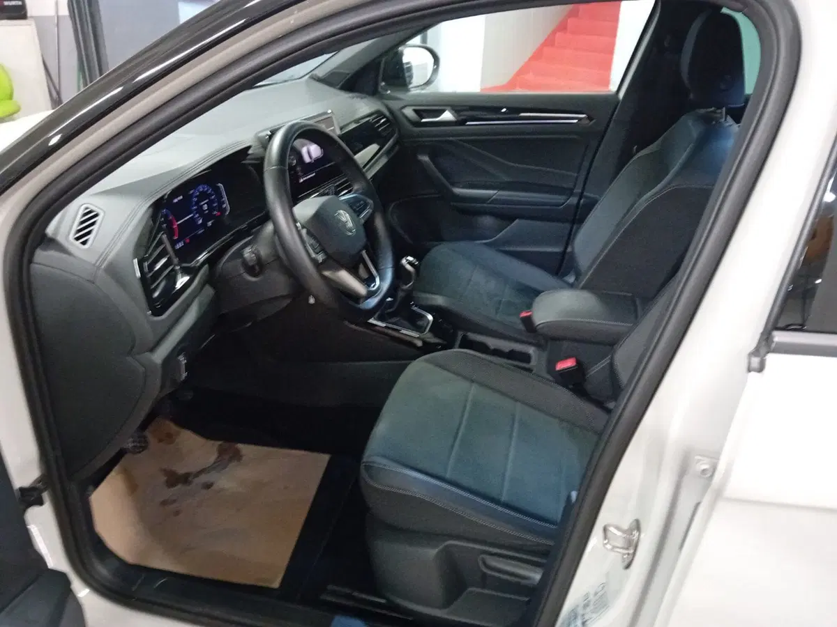 Volkswagen T-Roc usata a Vicenza (12)
