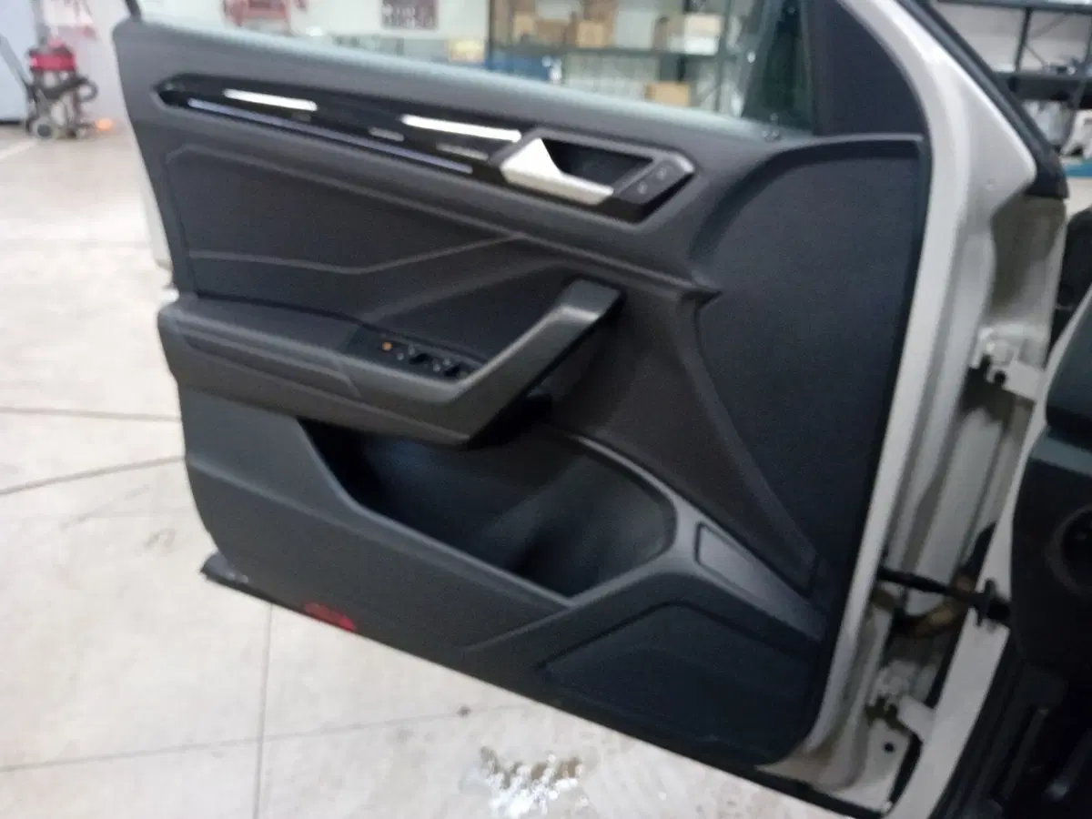 Volkswagen T-Roc usata a Vicenza (20)