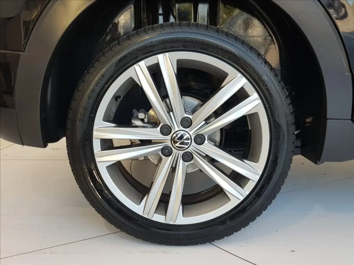 Volkswagen T-Cross usata a Lucca (9)