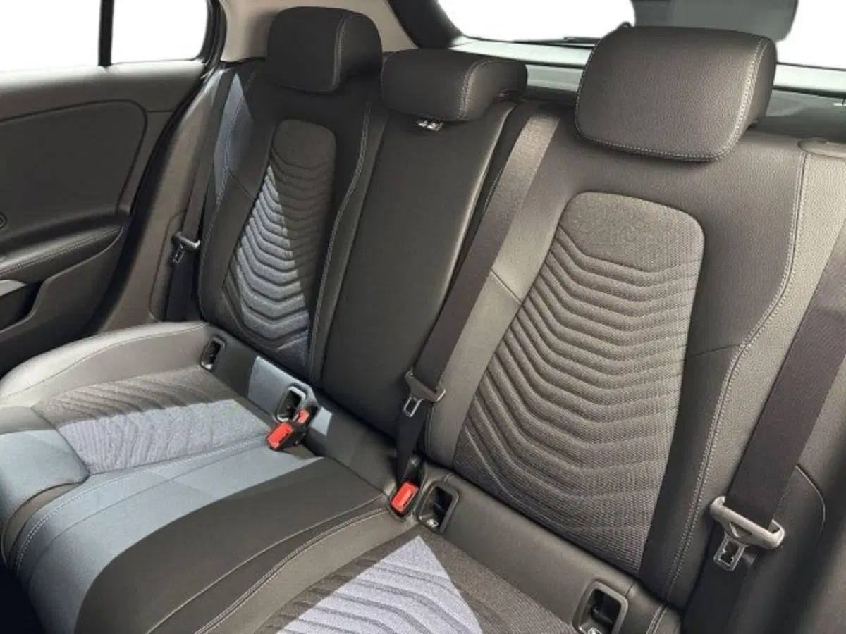 Mercedes-Benz Classe A nuova a Bologna (9)
