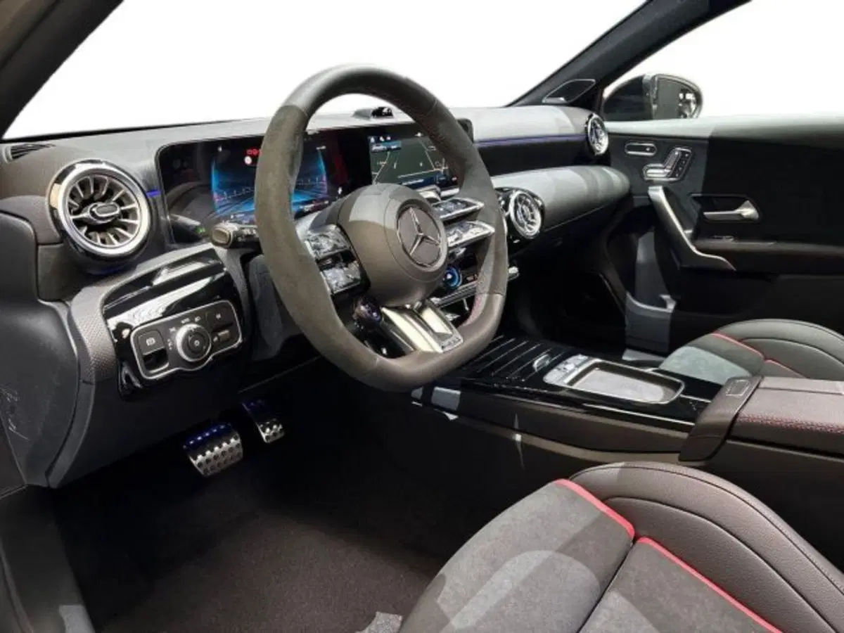 Mercedes-Benz Classe A nuova a Bologna (11)