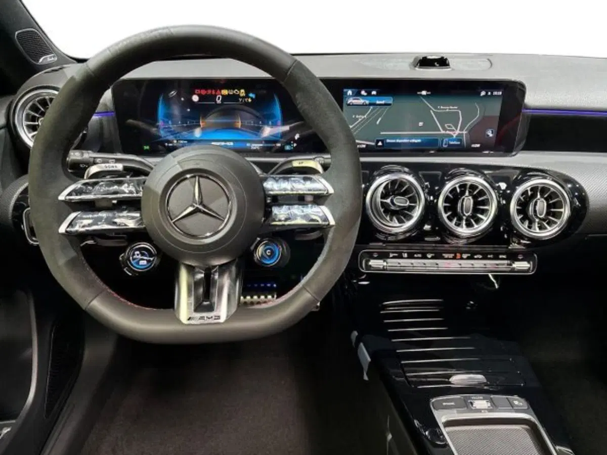 Mercedes-Benz Classe A nuova a Bologna (14)