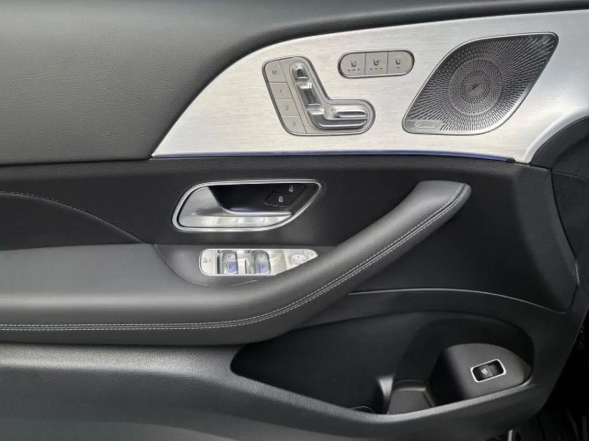 Mercedes-Benz GLE SUV nuova a Bologna (10)