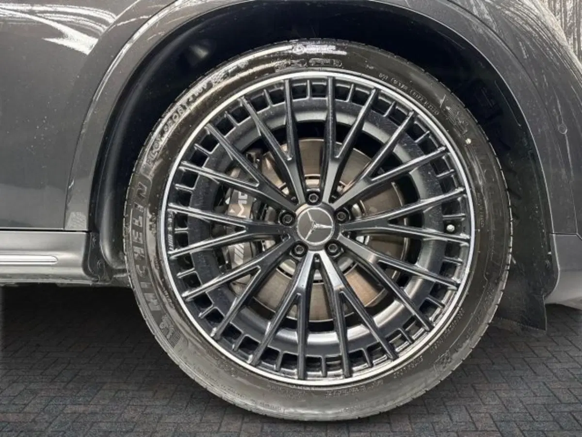 Mercedes-Benz EQE nuova a Bologna (8)