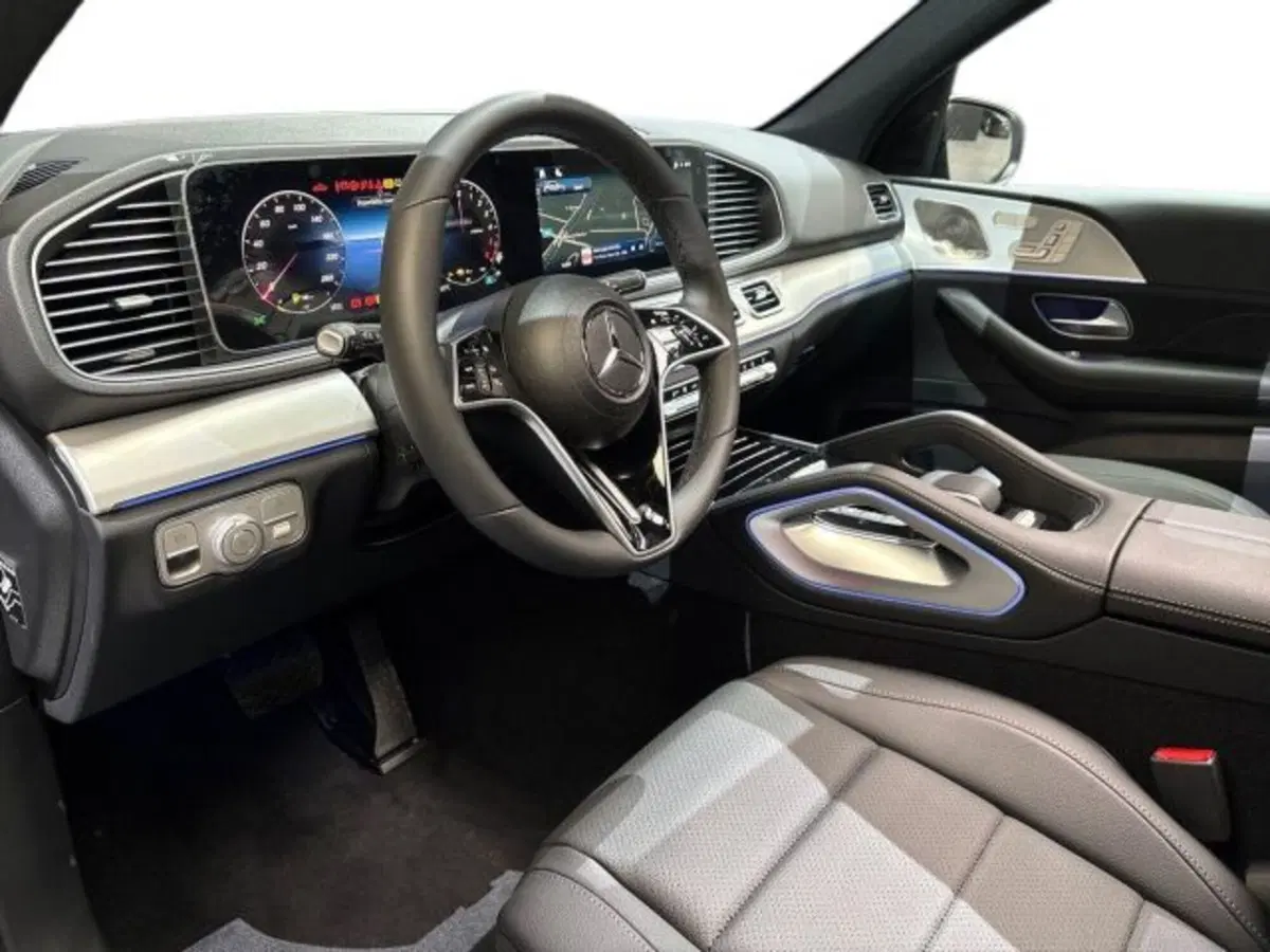 Mercedes-Benz EQB nuova a Bologna (11)