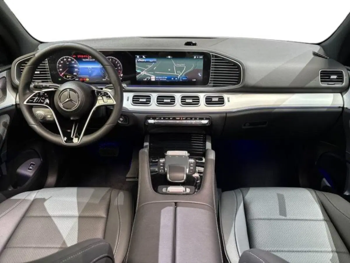 Mercedes-Benz EQB nuova a Bologna (13)
