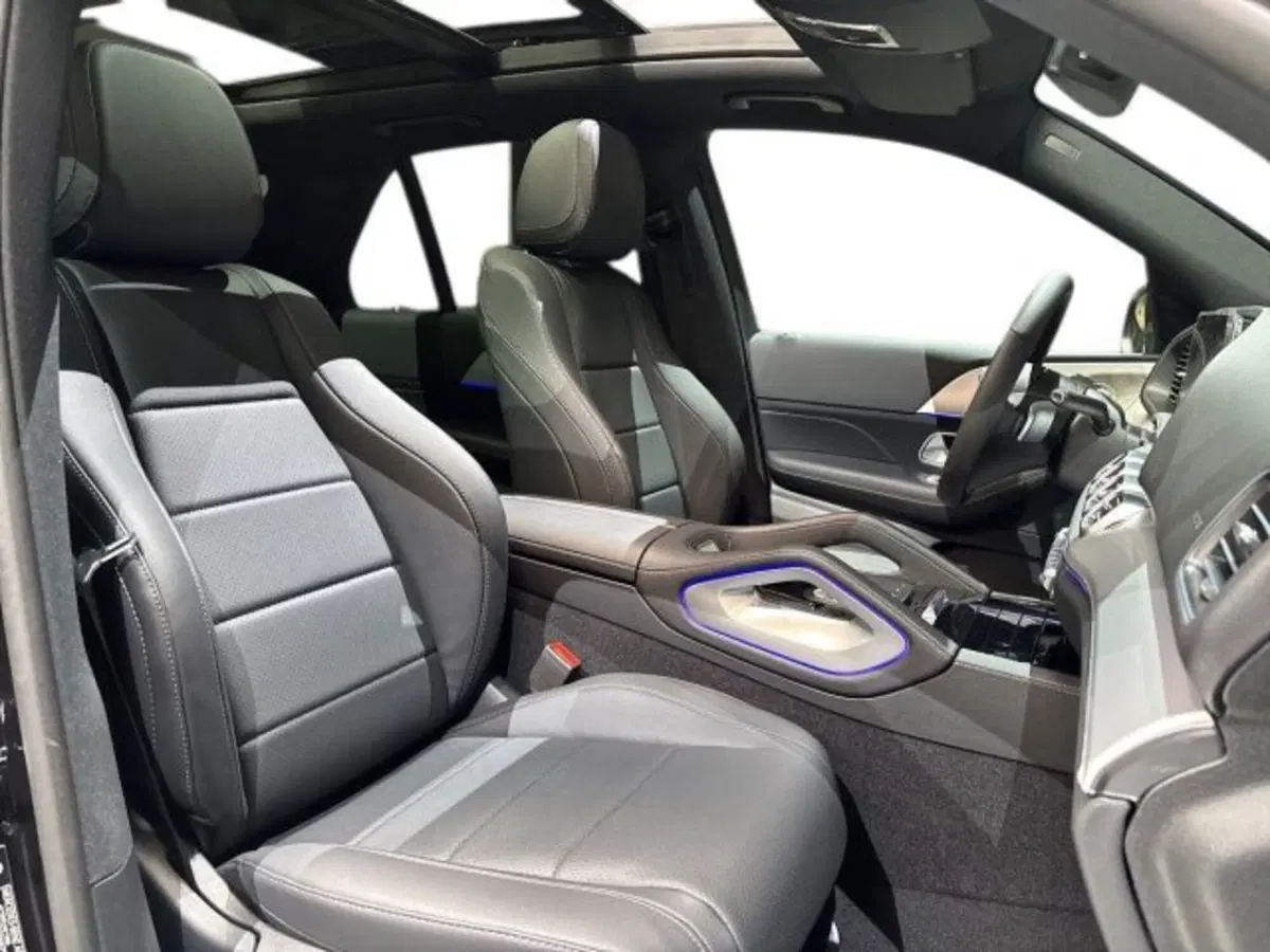 Mercedes-Benz EQB nuova a Bologna (16)