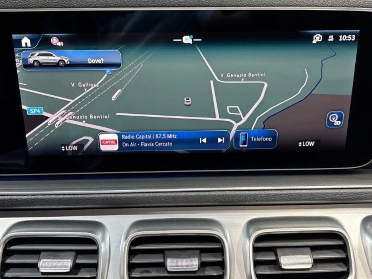 Mercedes-Benz EQB nuova a Bologna (17)