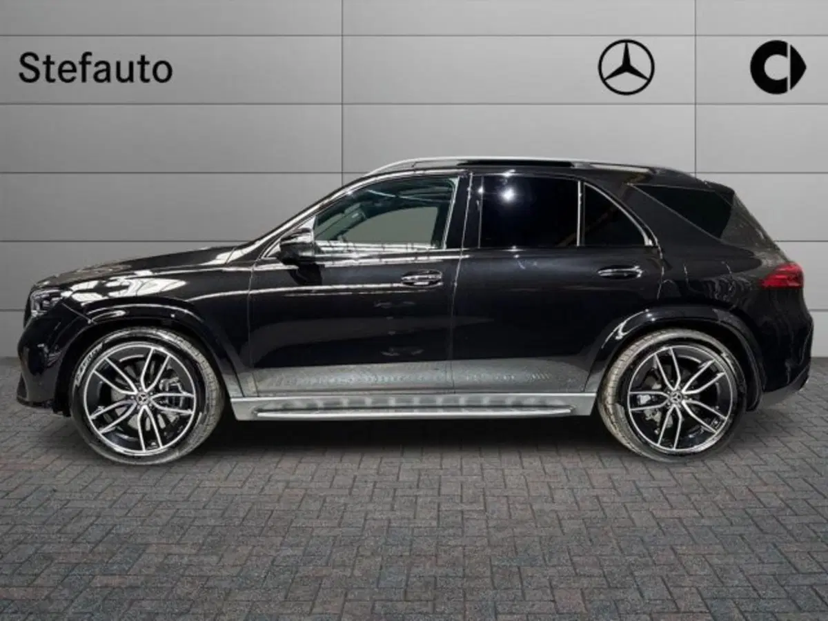 Mercedes-Benz EQB nuova a Bologna (3)