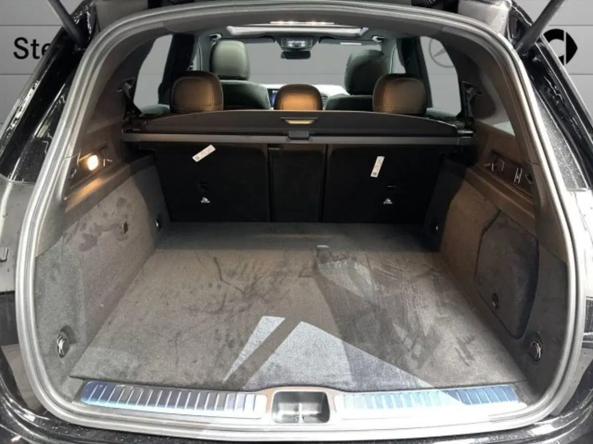 Mercedes-Benz EQB nuova a Bologna (7)