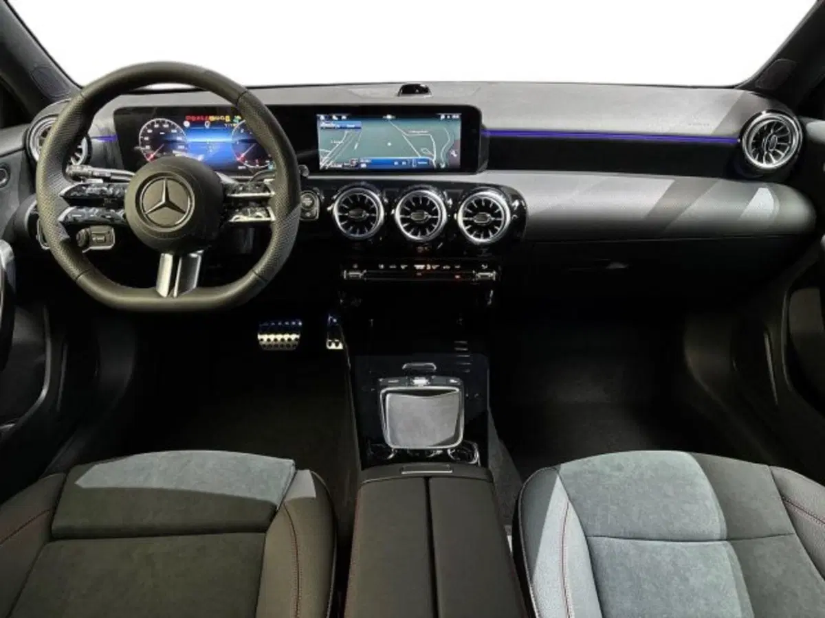 Mercedes-Benz Classe A nuova a Bologna (13)