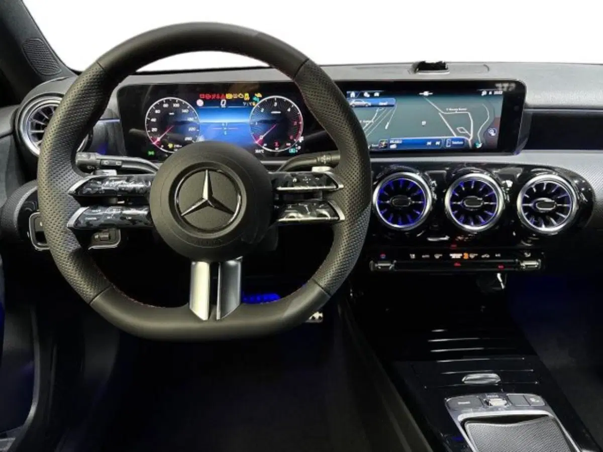 Mercedes-Benz Classe A nuova a Bologna (14)