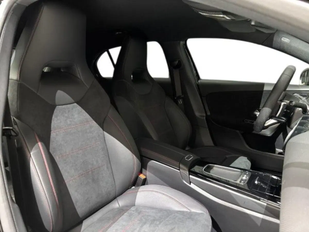 Mercedes-Benz Classe A nuova a Bologna (16)