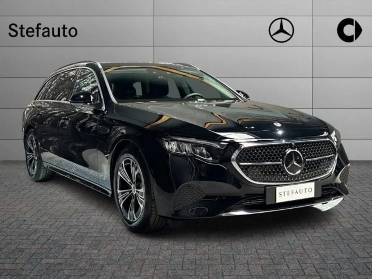 Mercedes-Benz Classe E Station Wagon nuova a Bologna