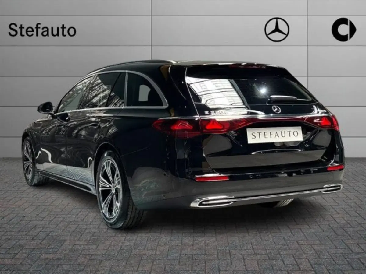 Mercedes-Benz Classe E Station Wagon nuova a Bologna (5)