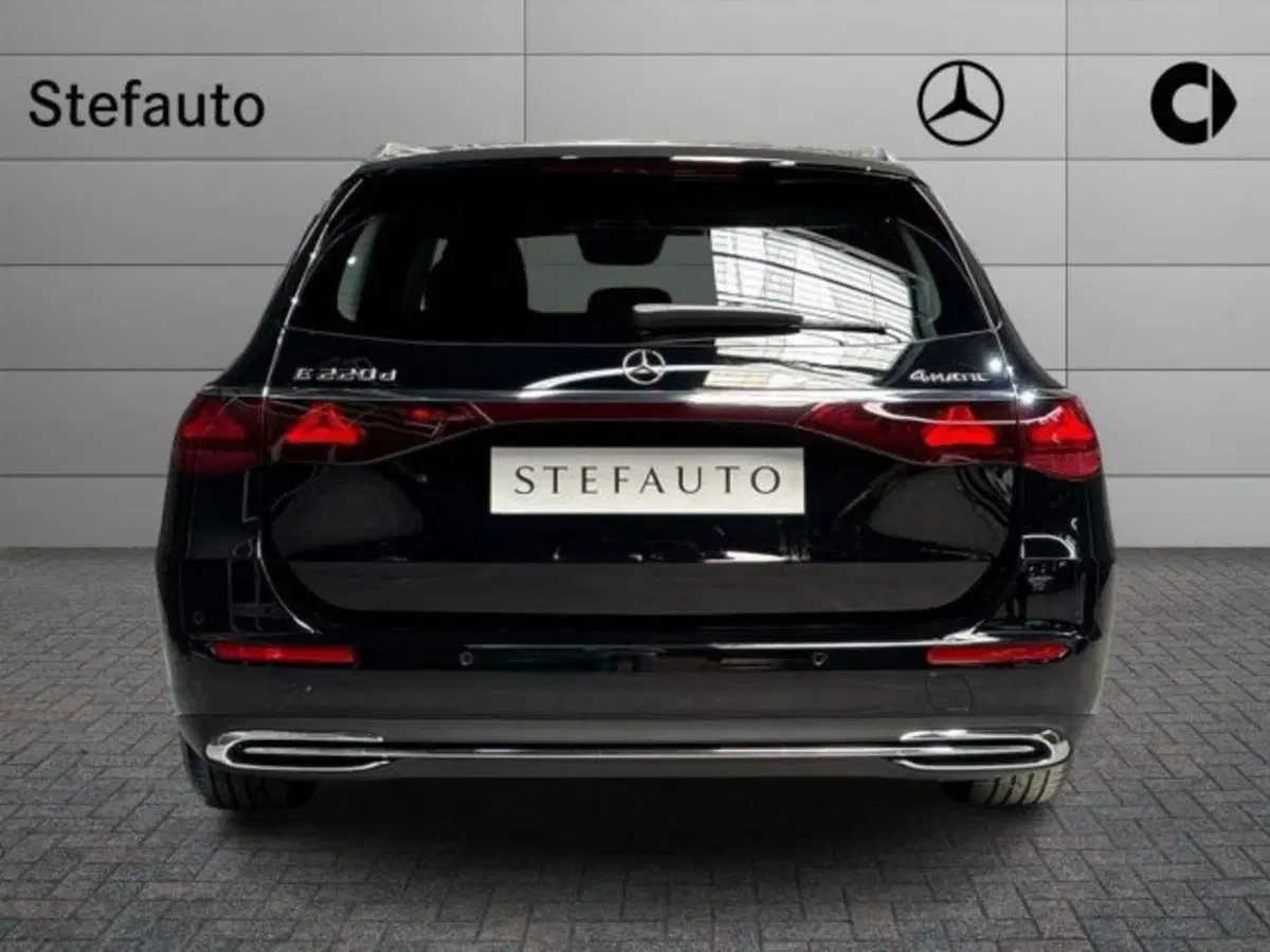 Mercedes-Benz Classe E Station Wagon nuova a Bologna (6)