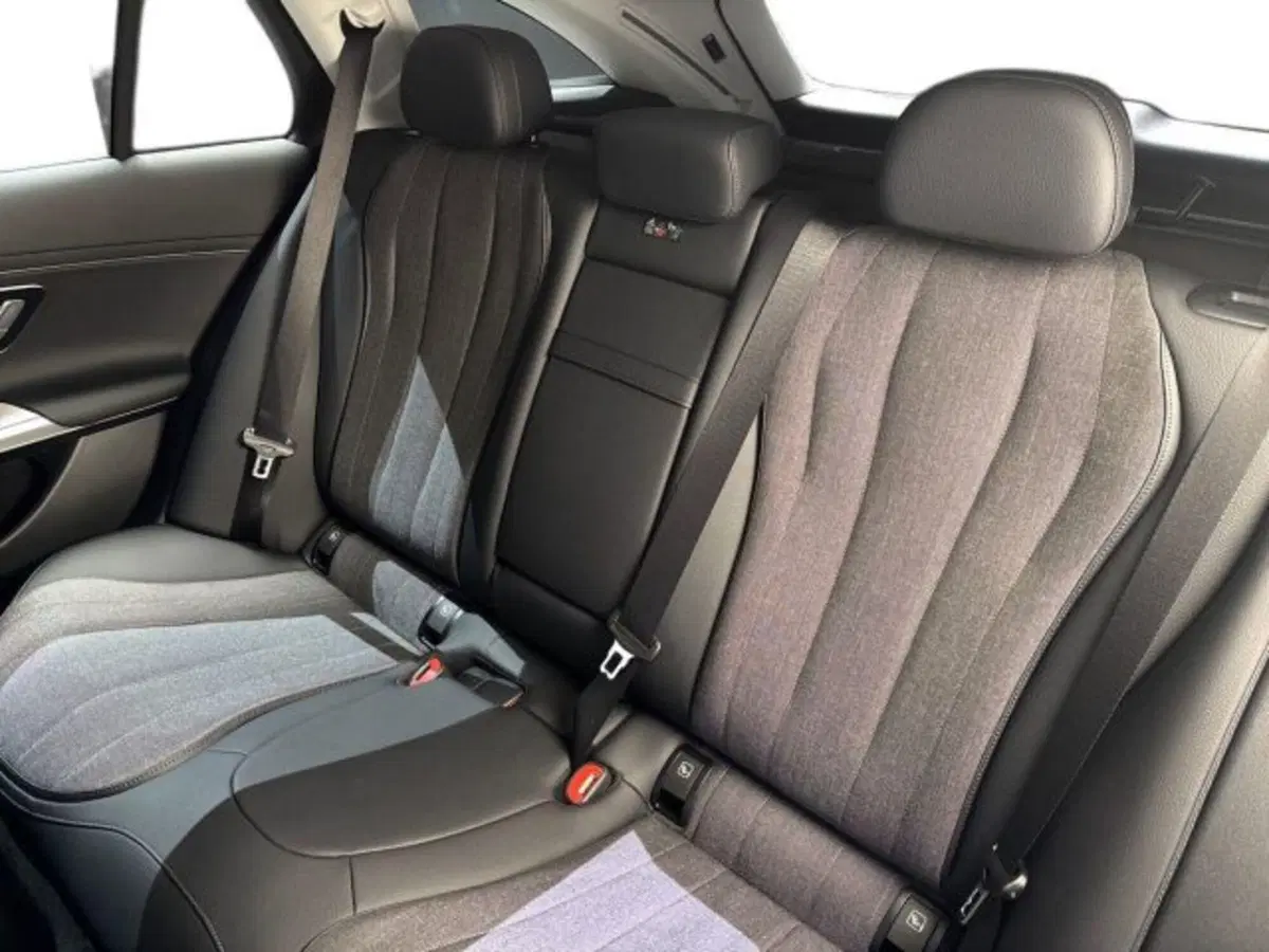 Mercedes-Benz Classe E Station Wagon nuova a Bologna (9)