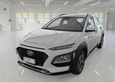 Hyundai Kona 1.6 gdi hev XTech 2wd 138cv dct del 2020 usata a Castenaso