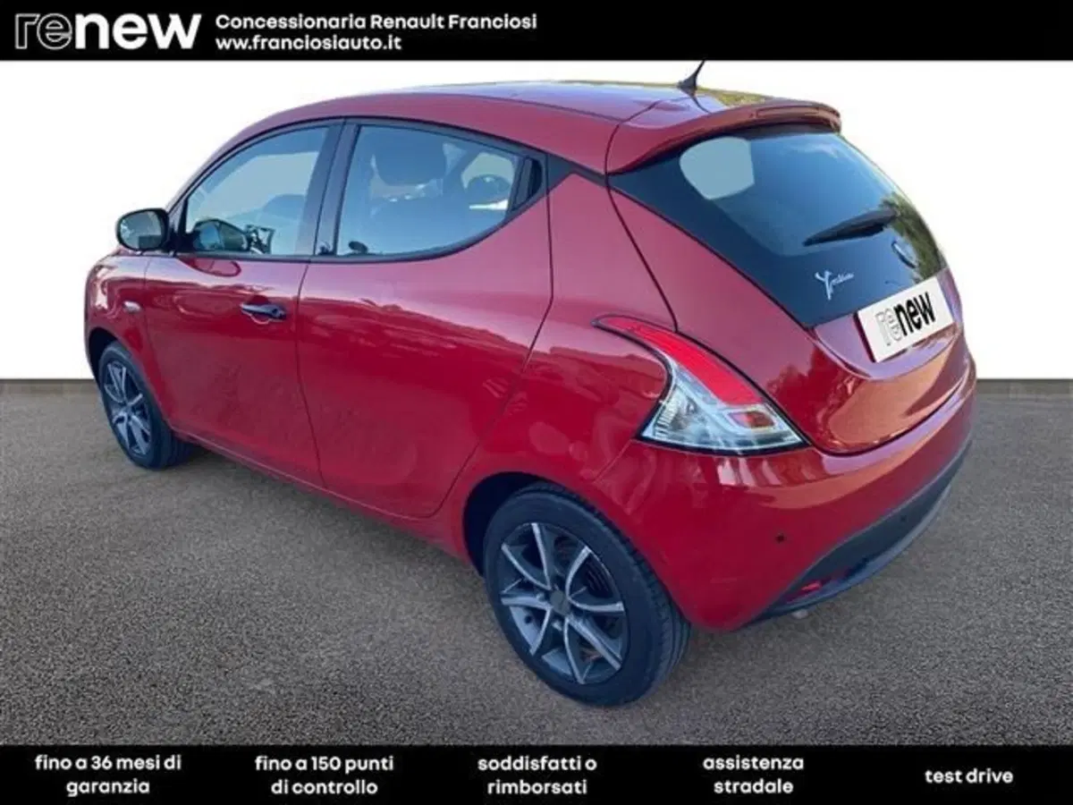 Lancia Ypsilon usata a Modena (3)